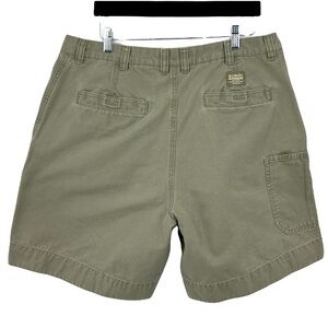 𝅺Columbia sportswear utility cargo khaki shorts SZ 40